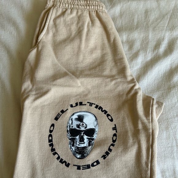 Bad bunny Ultimo Tour Del Mundo merch sweatpants